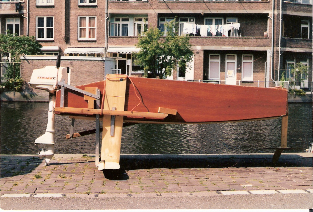 Early hydrofoil with nose skid